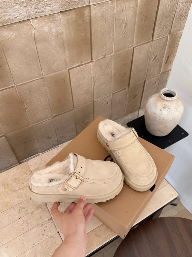 UGG Unisex Platform Sneakers detail image 1