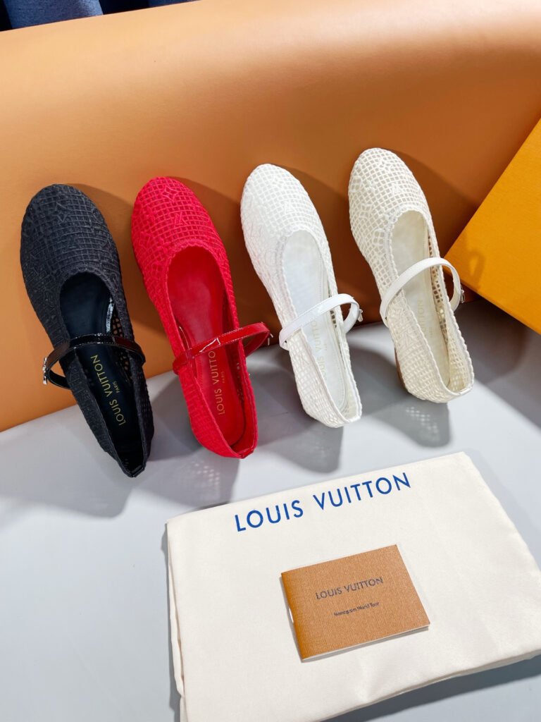 Louis Vuitton Unisex Sneakers detail image 1