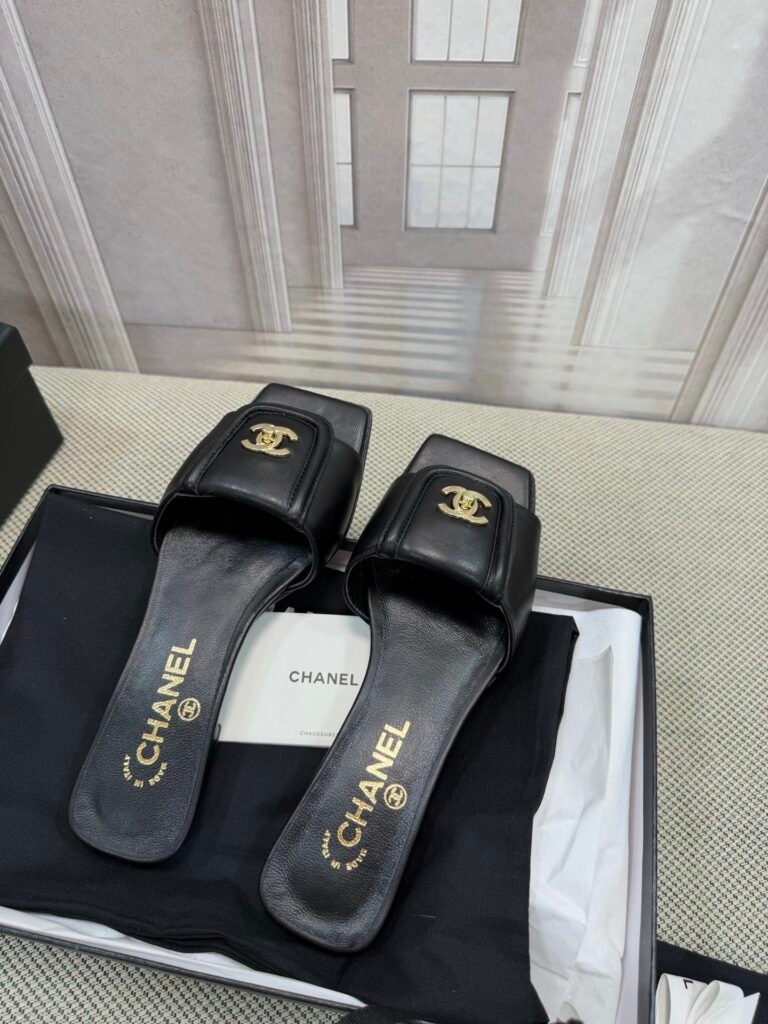 Chanel Unisex Slides detail 1