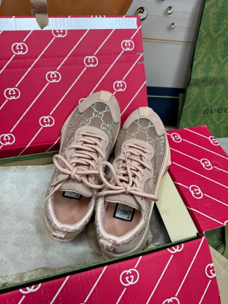 Gucci Unisex Chunky Sneakers detail image 1