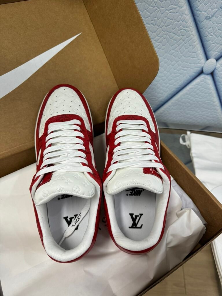 Louis Vuitton Unisex Athletic Sneakers detail 1