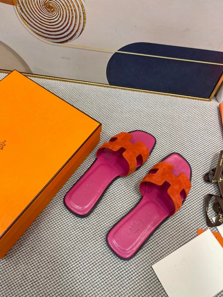 Hermès Unisex Slides detail 1