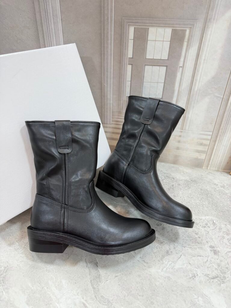 MM6 Maison Margiela Unisex Boots detail image 1