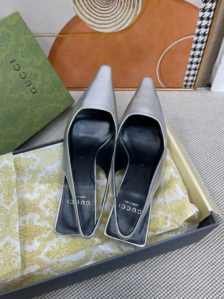 Gucci Unisex Sandals detail 1