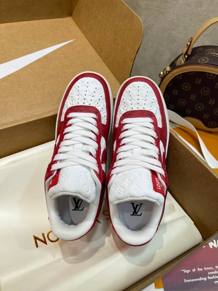 Louis Vuitton Unisex Athletic Sneakers detail 1