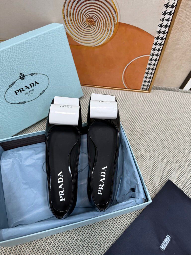 Chanel Women's Platform Sneakers detail image 1