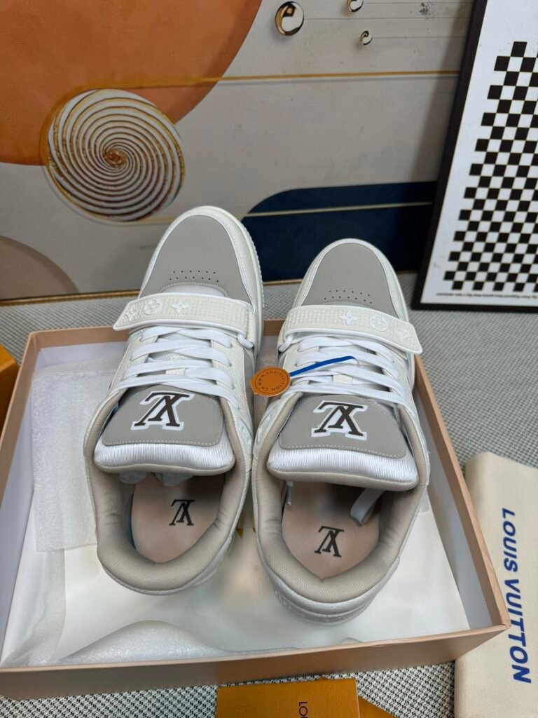 Louis Vuitton Unisex Basketball Sneakers detail image 1