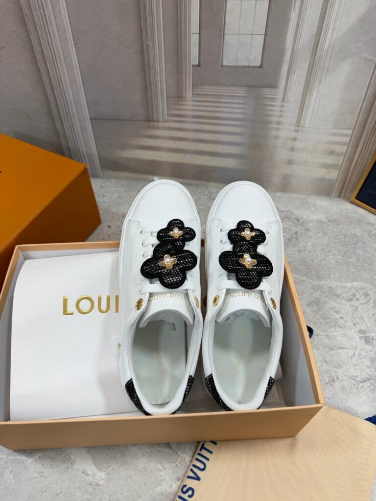 Louis Vuitton Women's White Low-Top Sneakers detail 1