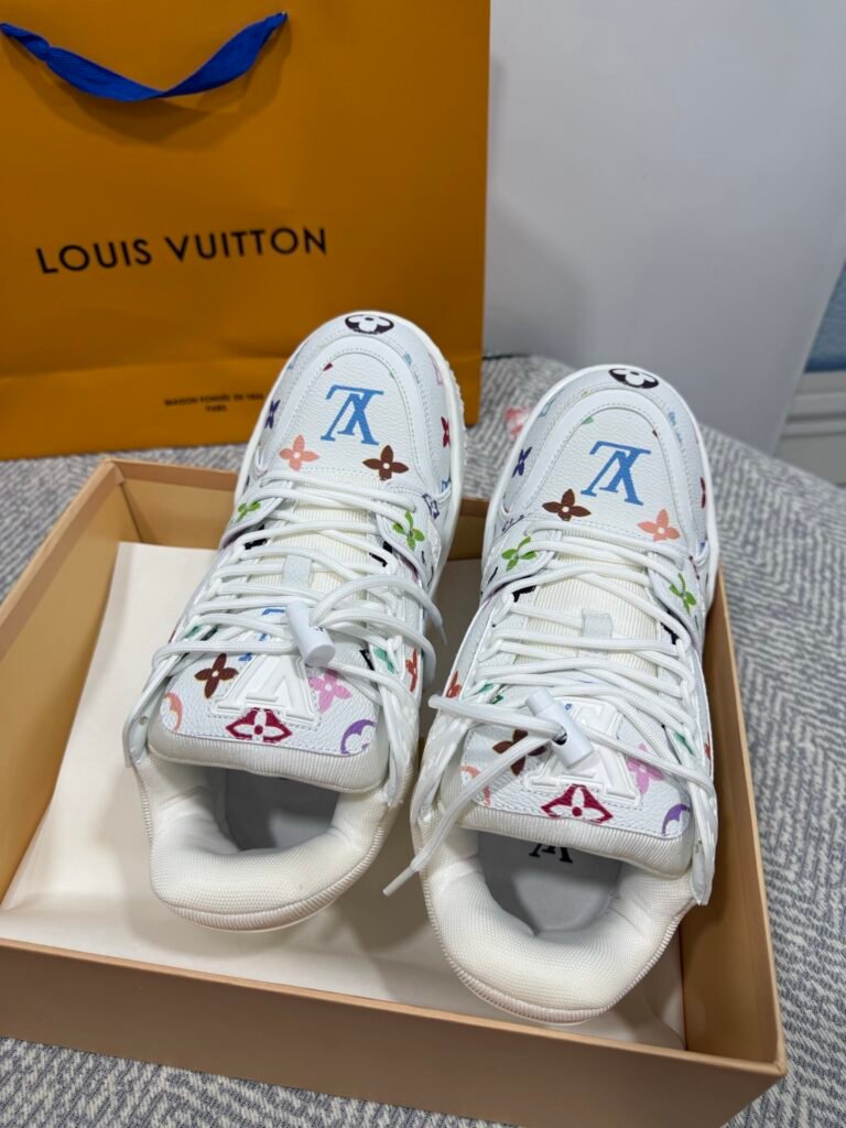 Louis Vuitton Unisex Chunky Sneakers detail 1