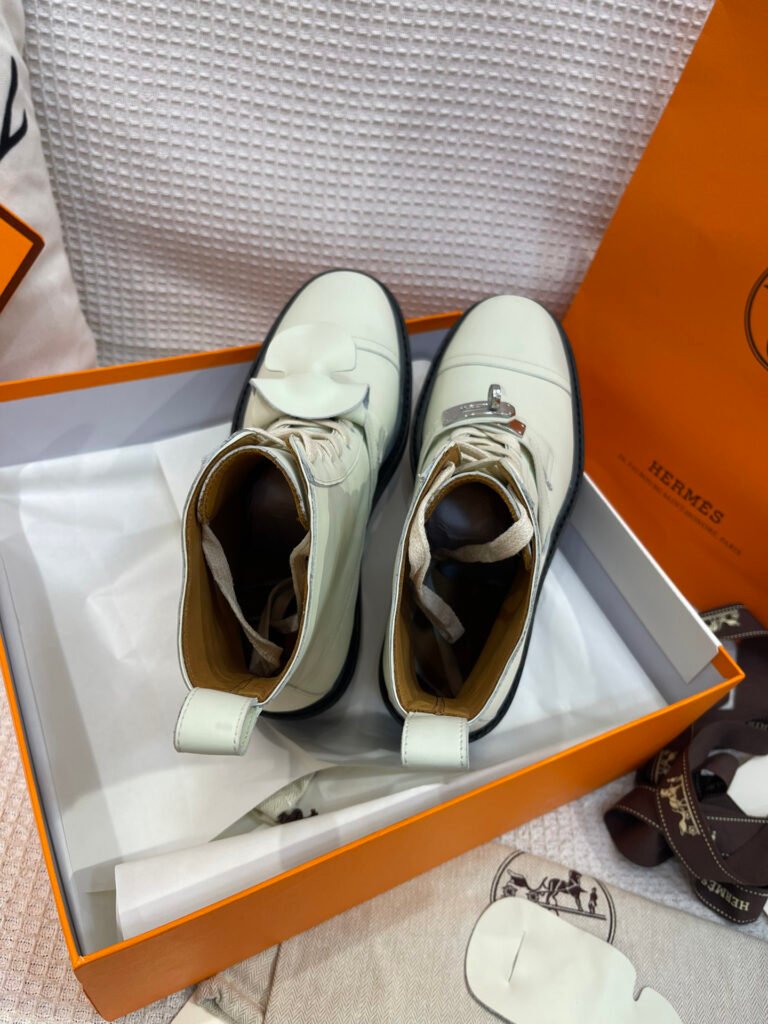 Hermès Unisex Boots detail 1