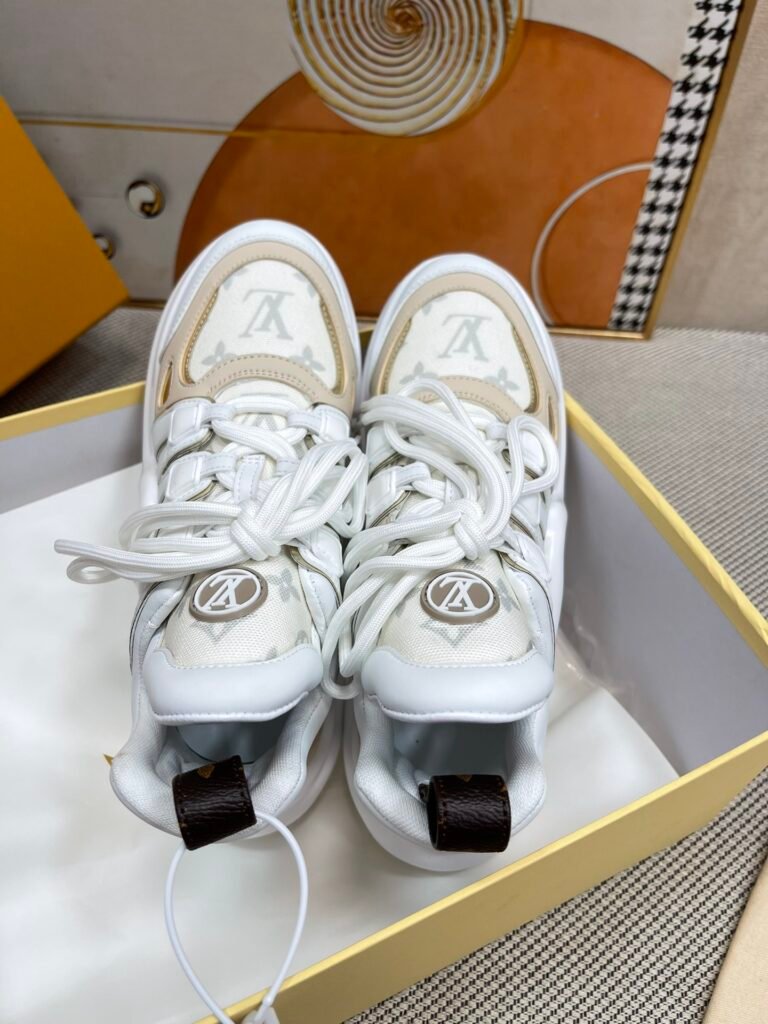 Louis Vuitton Unisex Chunky Sneakers detail 1
