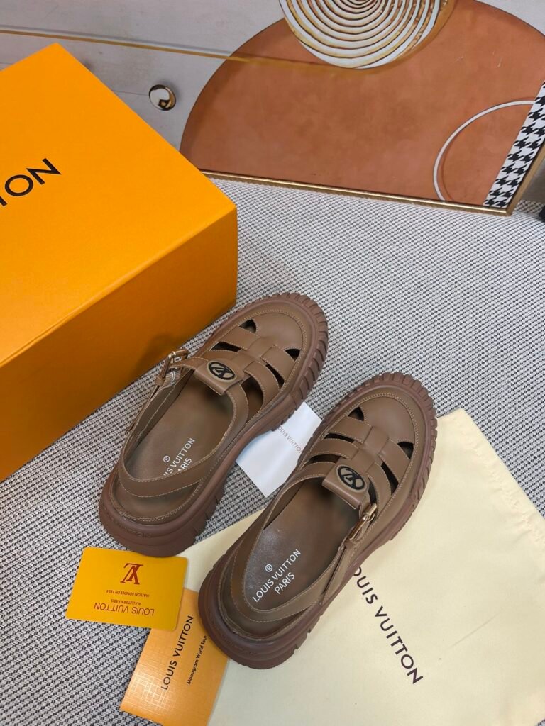 Louis Vuitton Unisex Sculpted-Sole Sneakers detail 1
