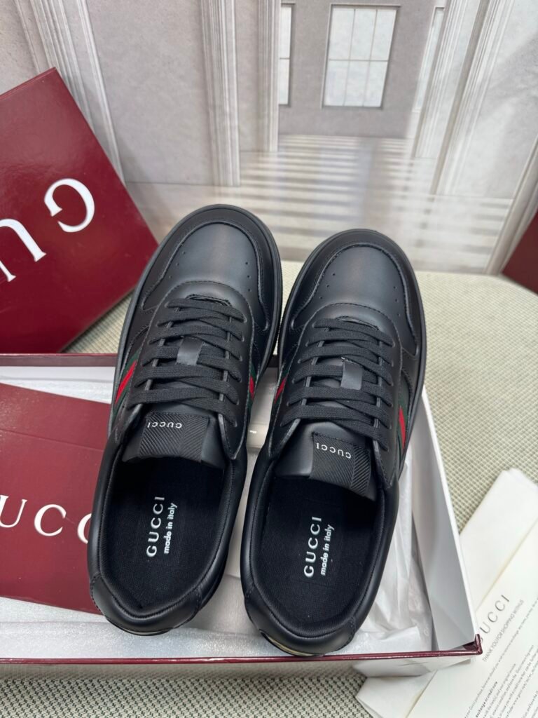 Gucci Unisex Chunky Sneakers detail image 1