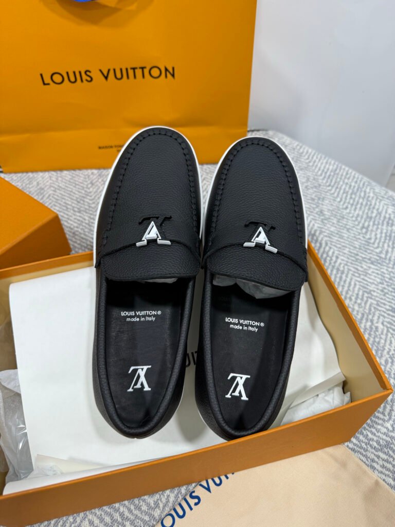 Louis Vuitton Men's Leather Dress Shoes detail image 1