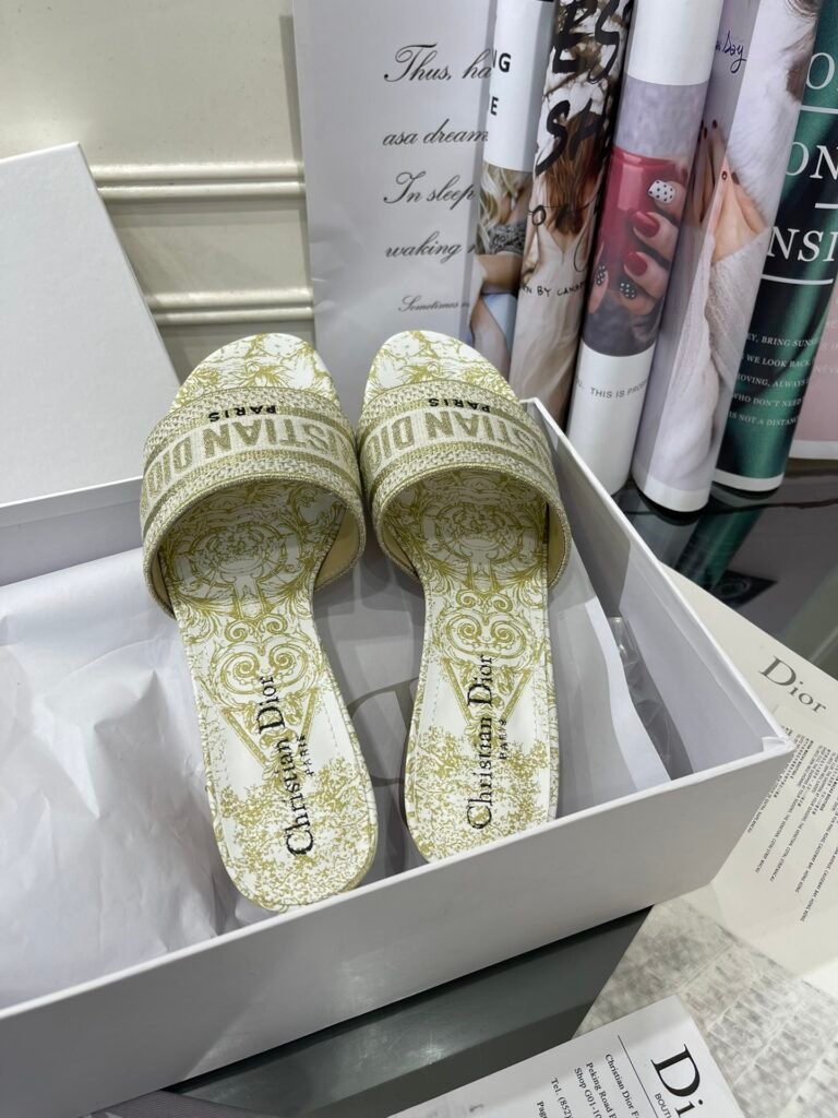 Dior Unisex Slides detail 1