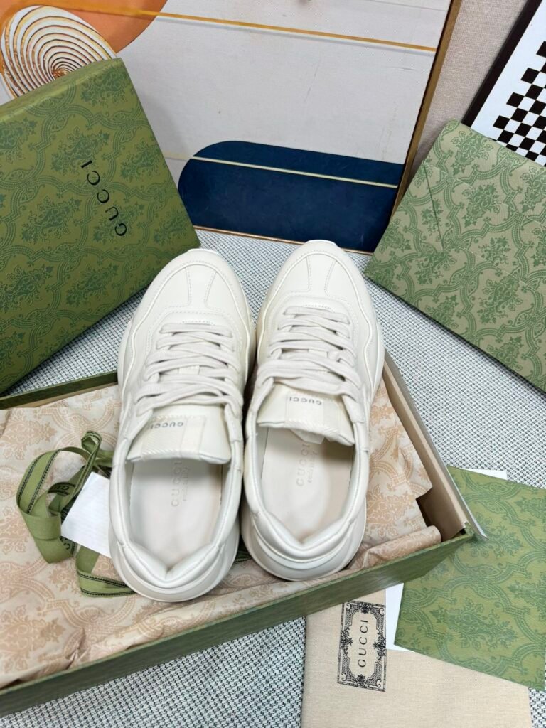 Dior Unisex Chunky Sneakers detail image 1