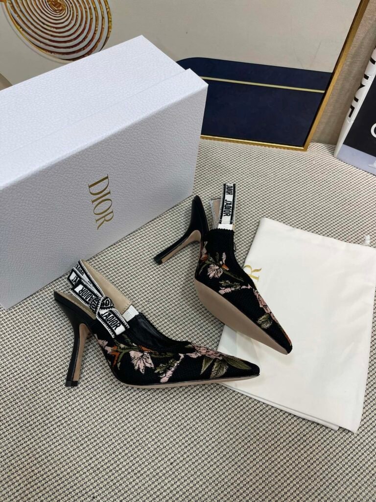 Dior Women's Sandals detail image 1