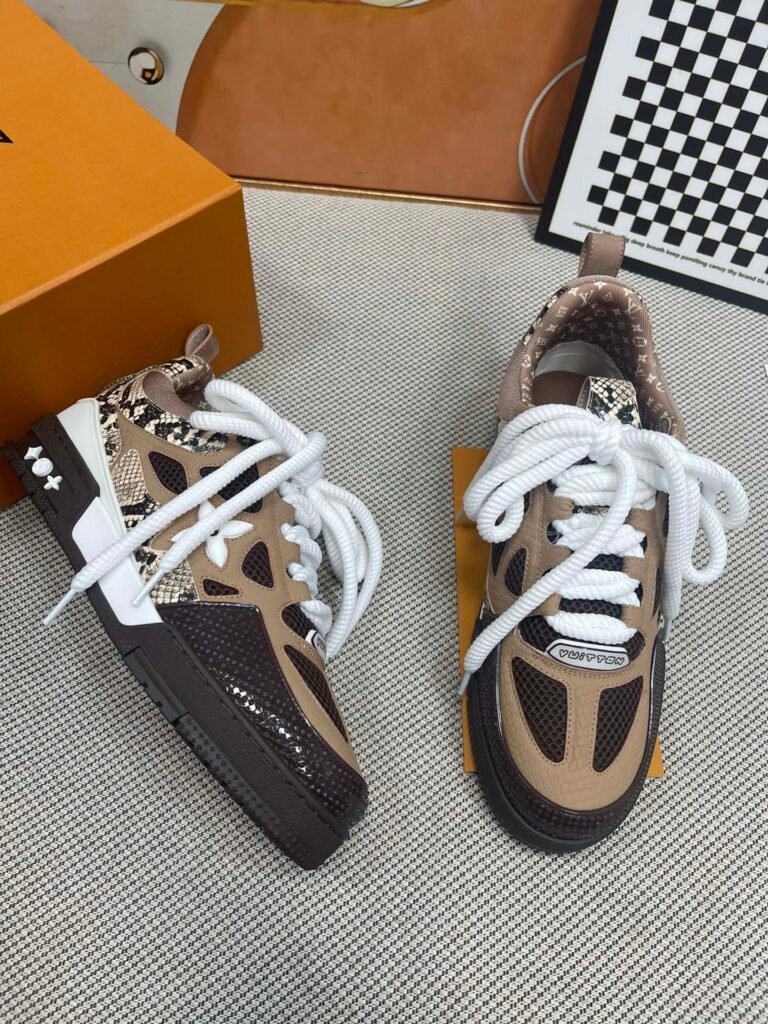 Louis Vuitton Unisex Chunky Sneakers detail 1