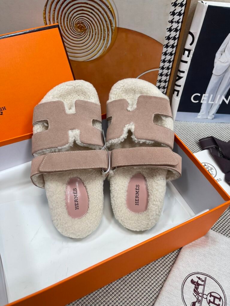 Hermès Unisex Slides detail 1