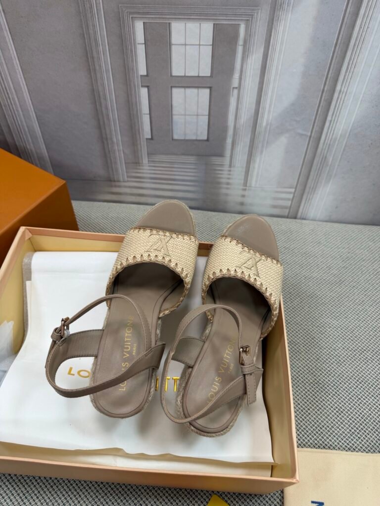Louis Vuitton Unisex Platform Sneakers detail 1