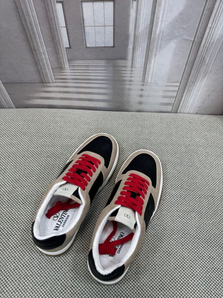 Valentino Garavani Unisex Loafers detail image 1