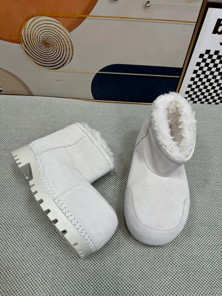 Balenciaga Unisex Snow Boots detail 1