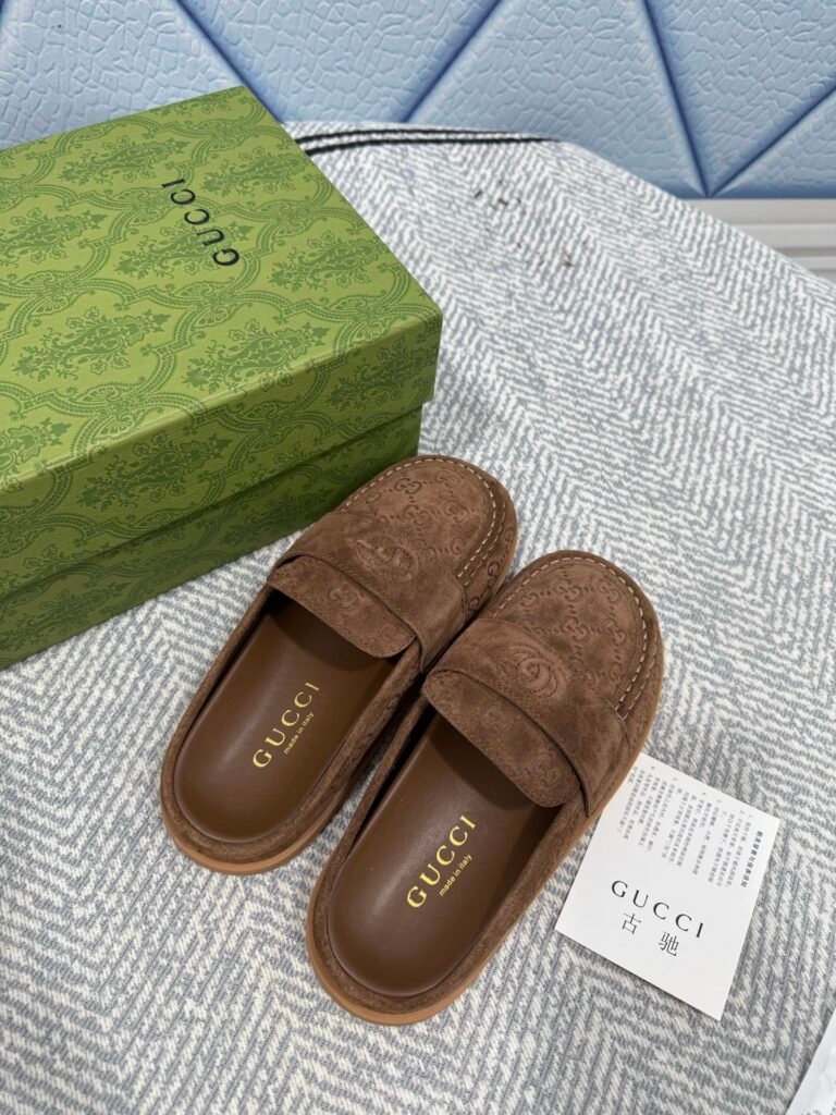 Gucci Unisex Slides detail image 1