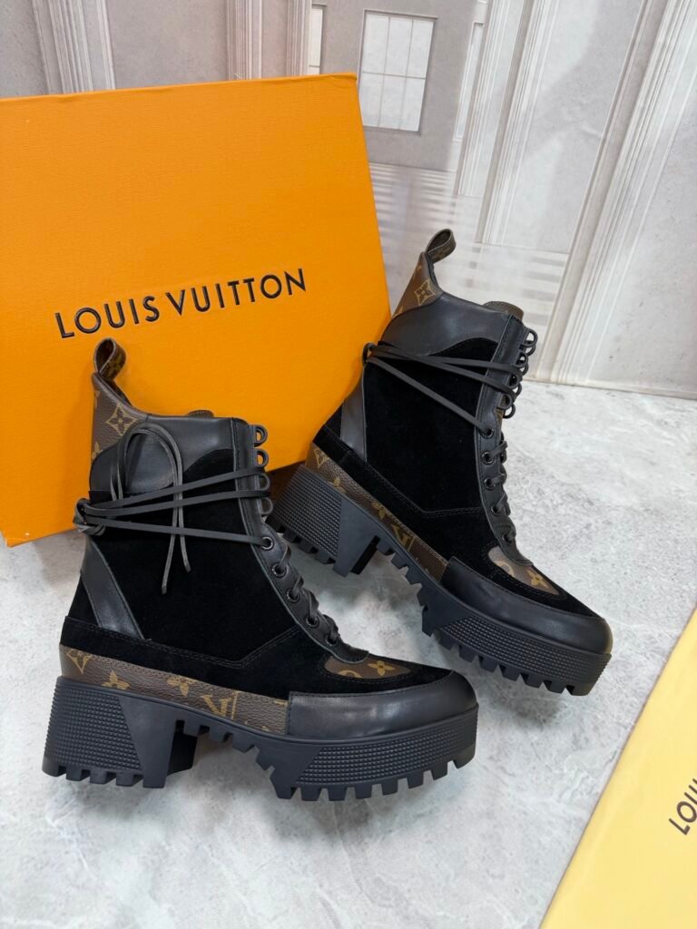 Louis Vuitton Unisex Boots detail 1