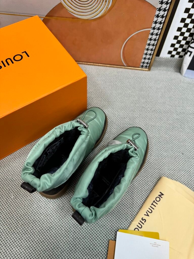 Louis Vuitton Unisex Snow Boots detail 1