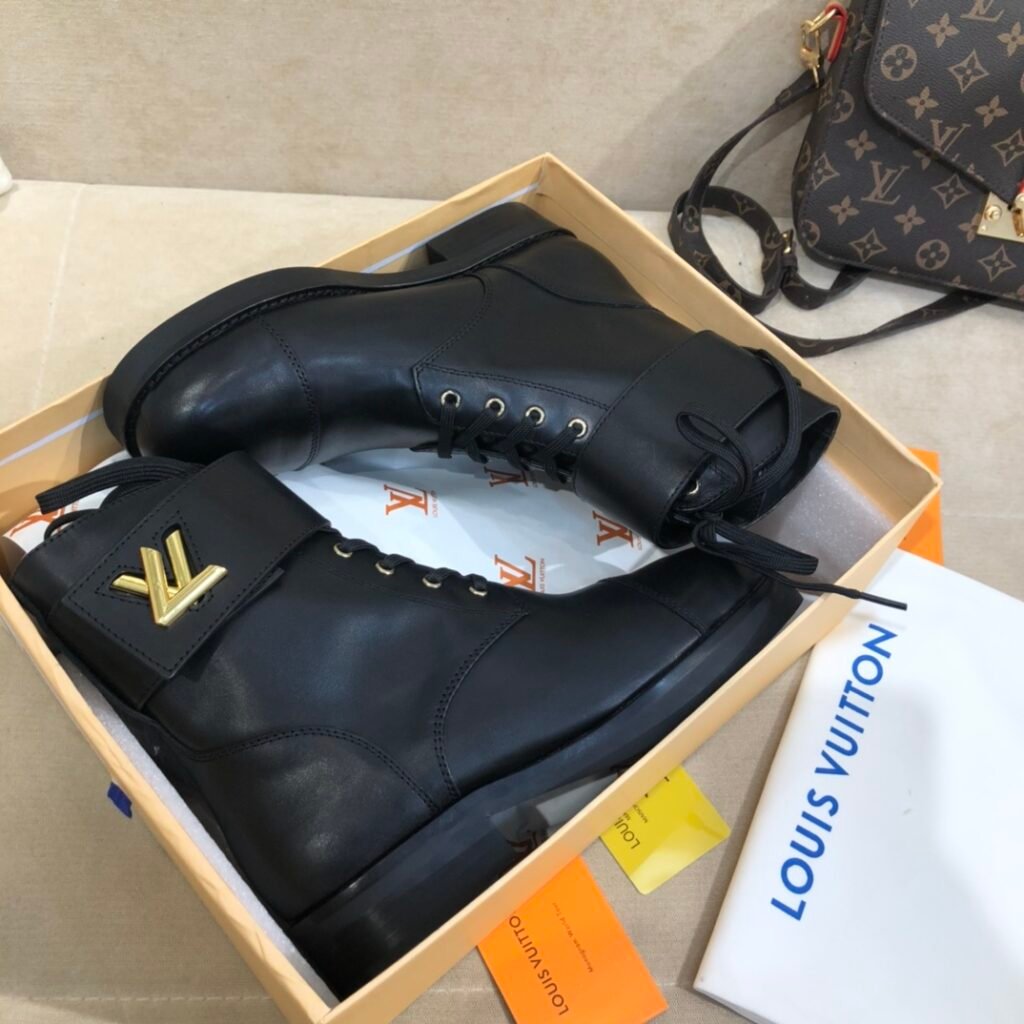 Louis Vuitton Unisex Combat Boots detail image 1