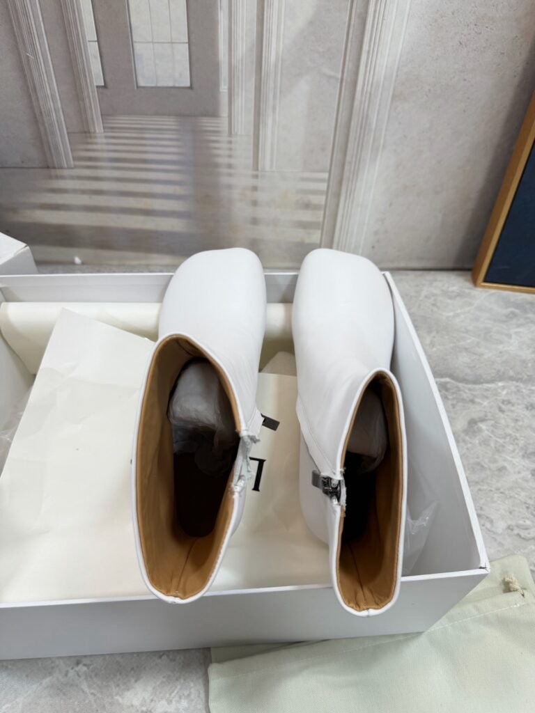 Loewe Unisex Ankle Boots detail 1