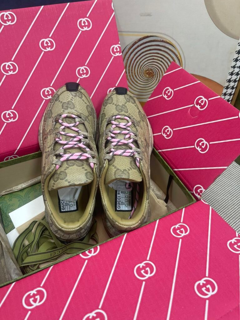 Gucci Unisex Chunky Sneakers detail image 1