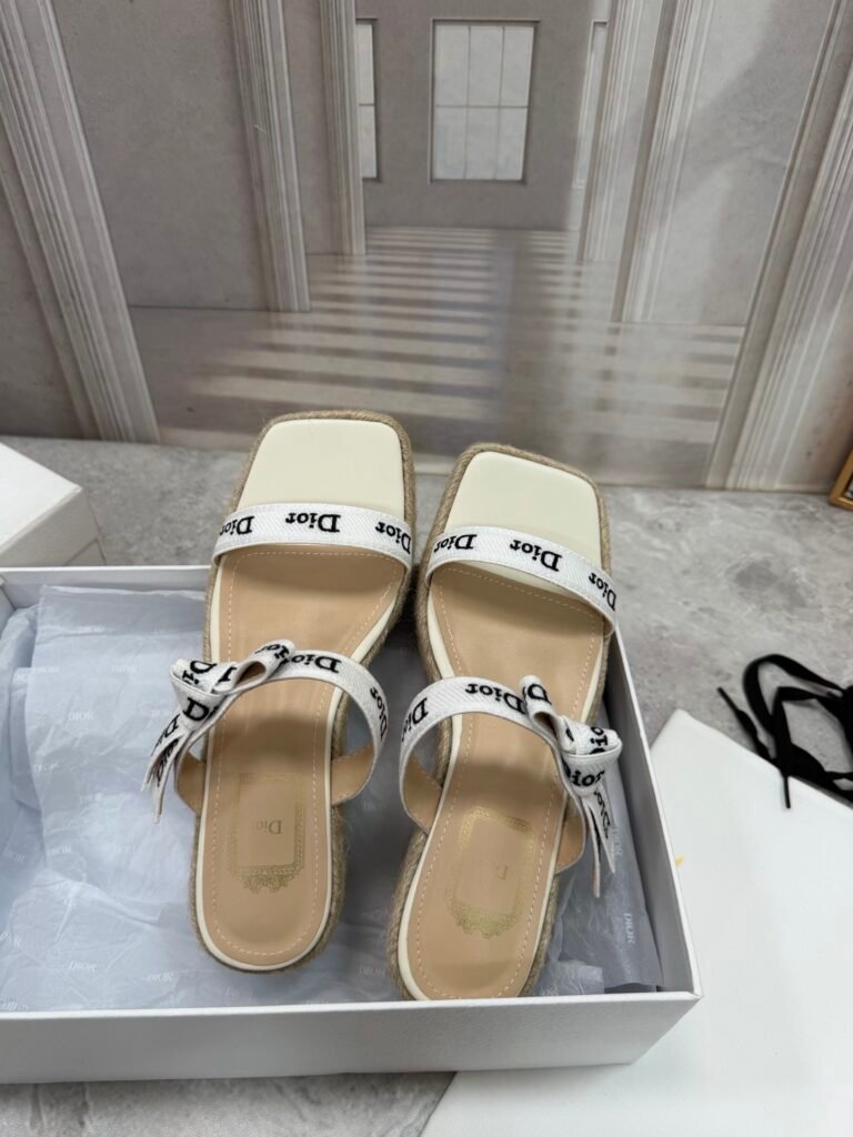 Dior Unisex Low-Top Sneakers detail image 1
