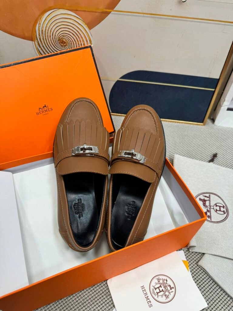 Hermès Unisex Loafers detail 1