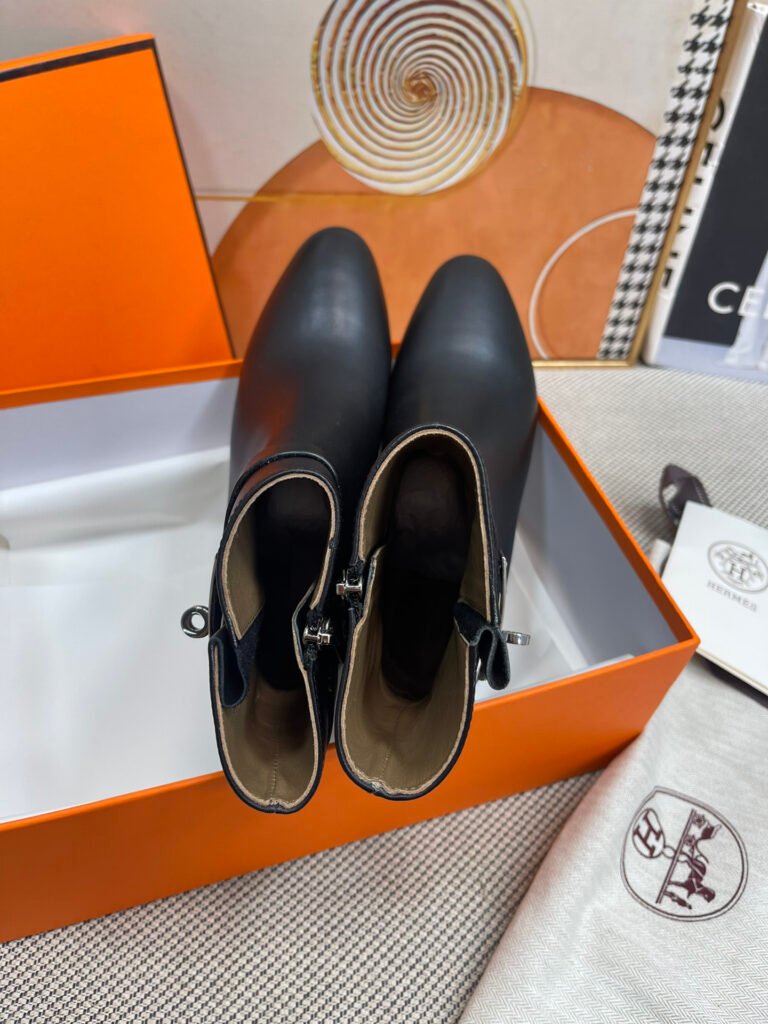 Hermès Unisex Boots detail 1