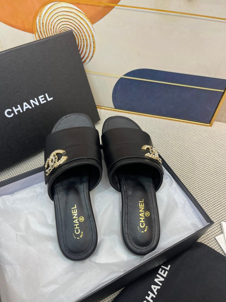 Chanel Unisex Slides detail image 1