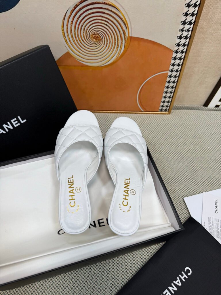 Chanel Women's Slides detail image 1