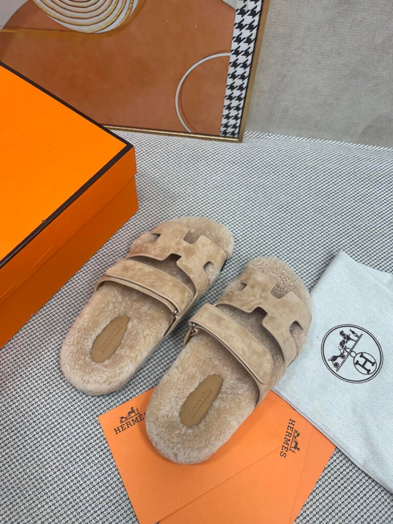 Hermès Unisex Slides detail 1