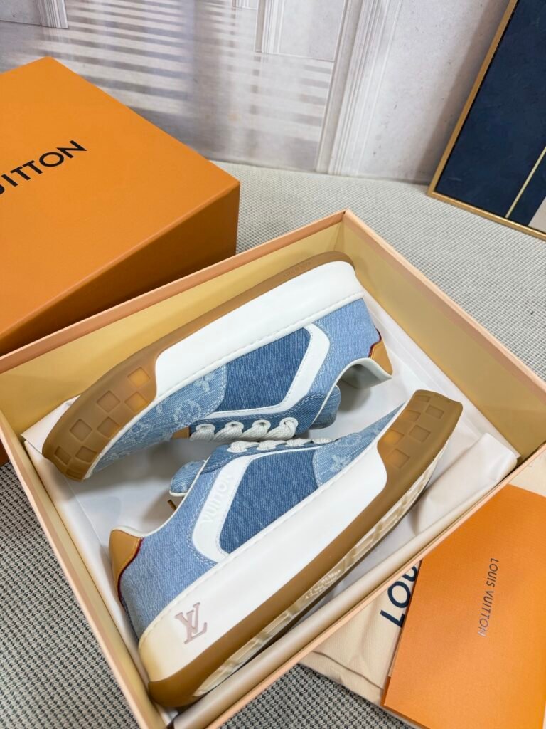 Gucci Unisex Athletic Sneakers detail 1