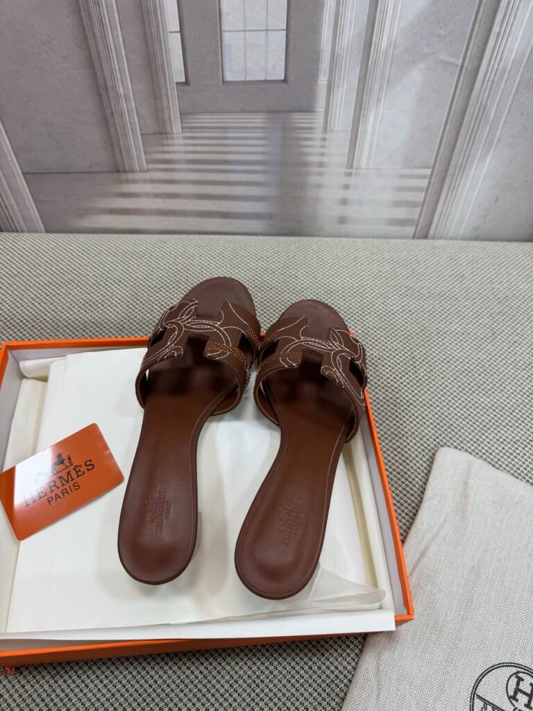 Hermès Unisex Slides detail 1