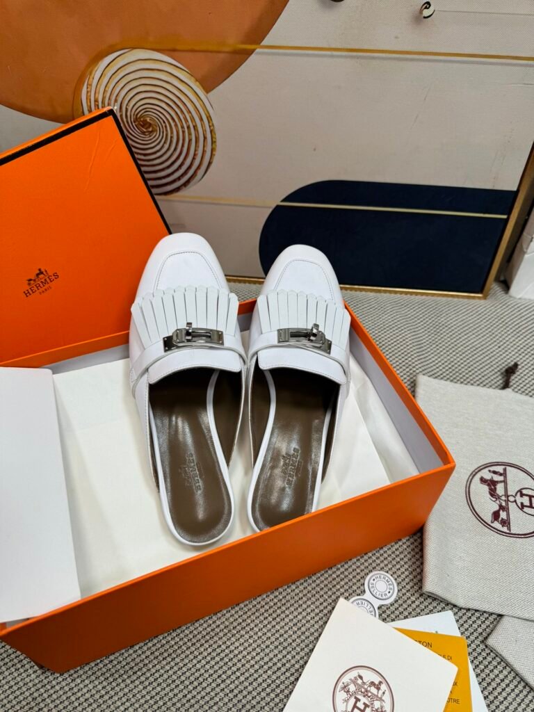 Hermès Unisex Loafers detail 1