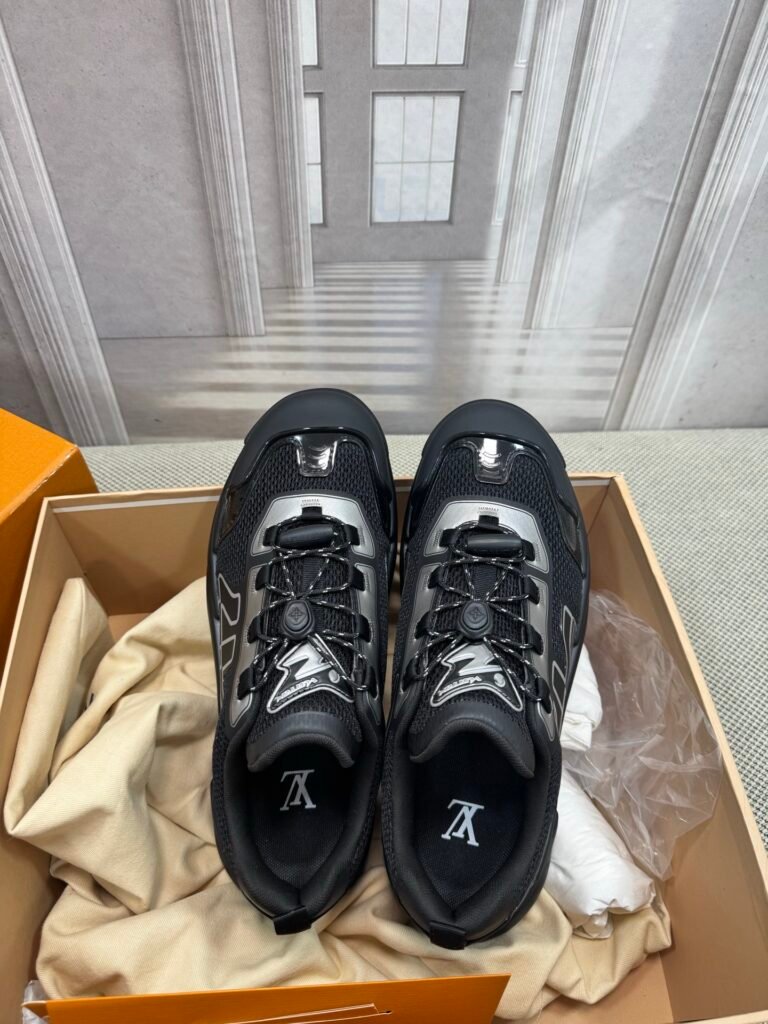 Louis Vuitton Unisex Athletic Sneakers detail image 1