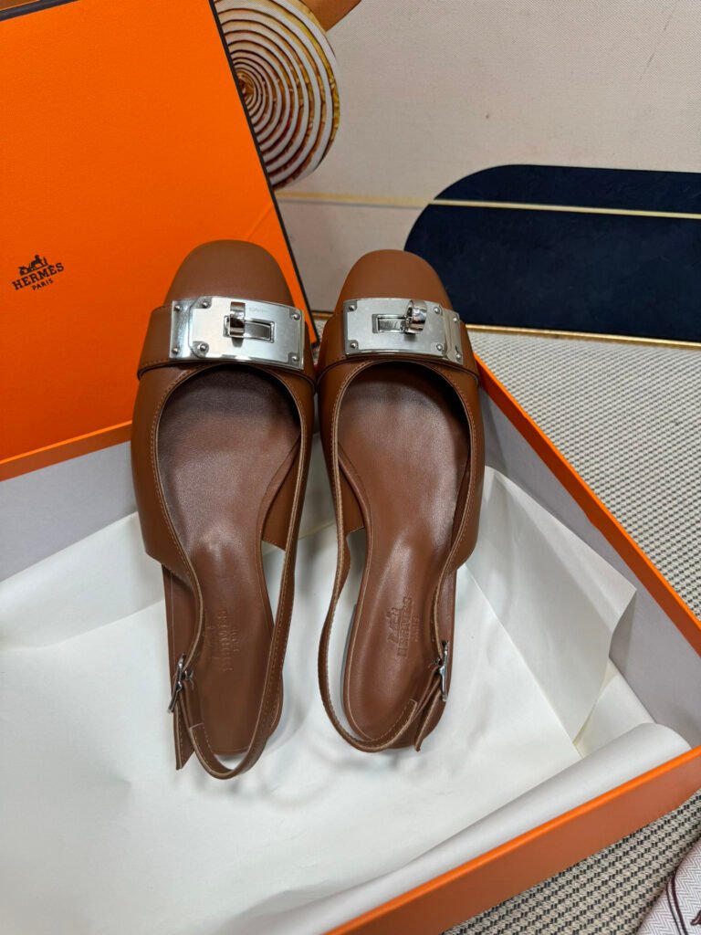 Hermès Unisex Sandals detail 1