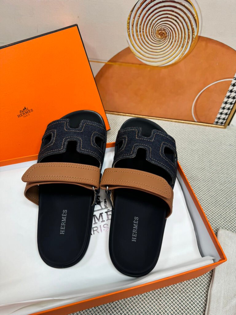 Hermès Unisex Slides detail 1