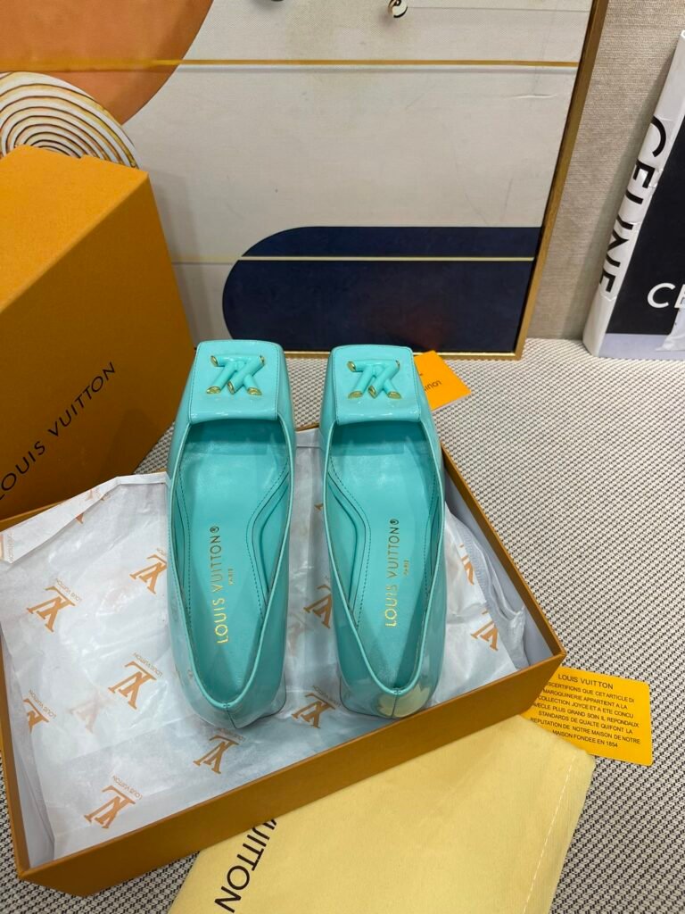 Louis Vuitton Women's High-Heel Pumps detail 1