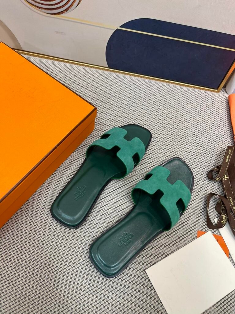 Hermès Unisex Slides detail 1