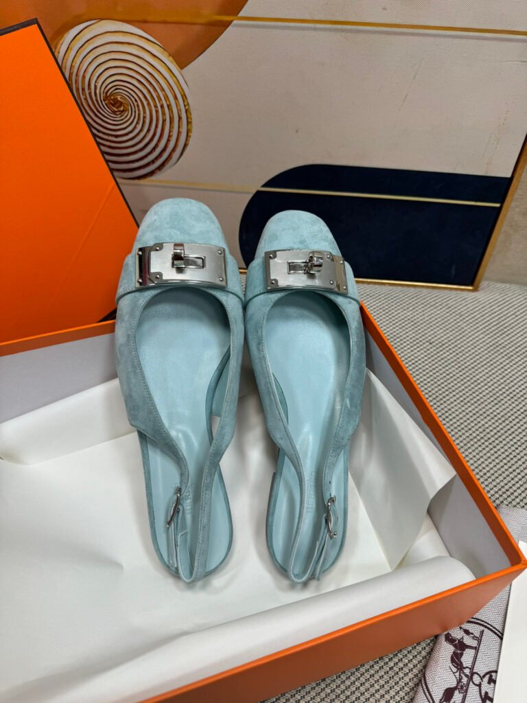 Hermès Unisex Sandals detail 1