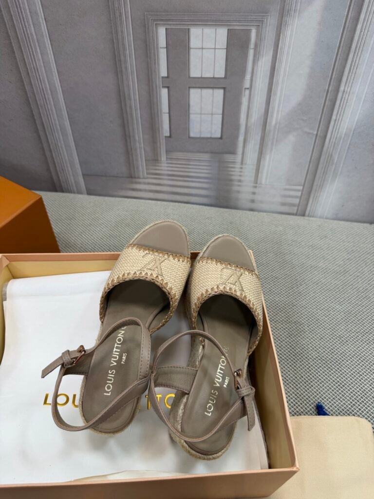 Louis Vuitton Unisex Platform Sneakers detail 1
