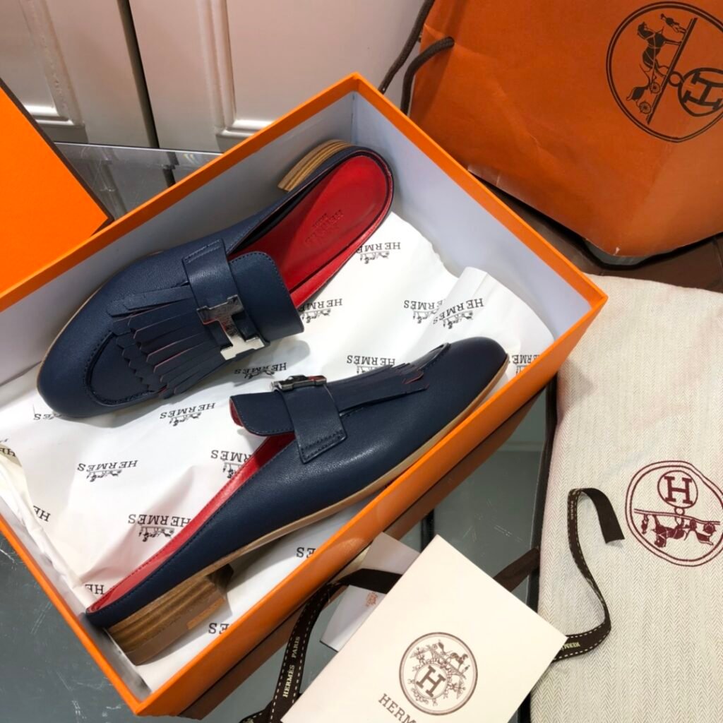 Hermès Unisex Loafers detail 1