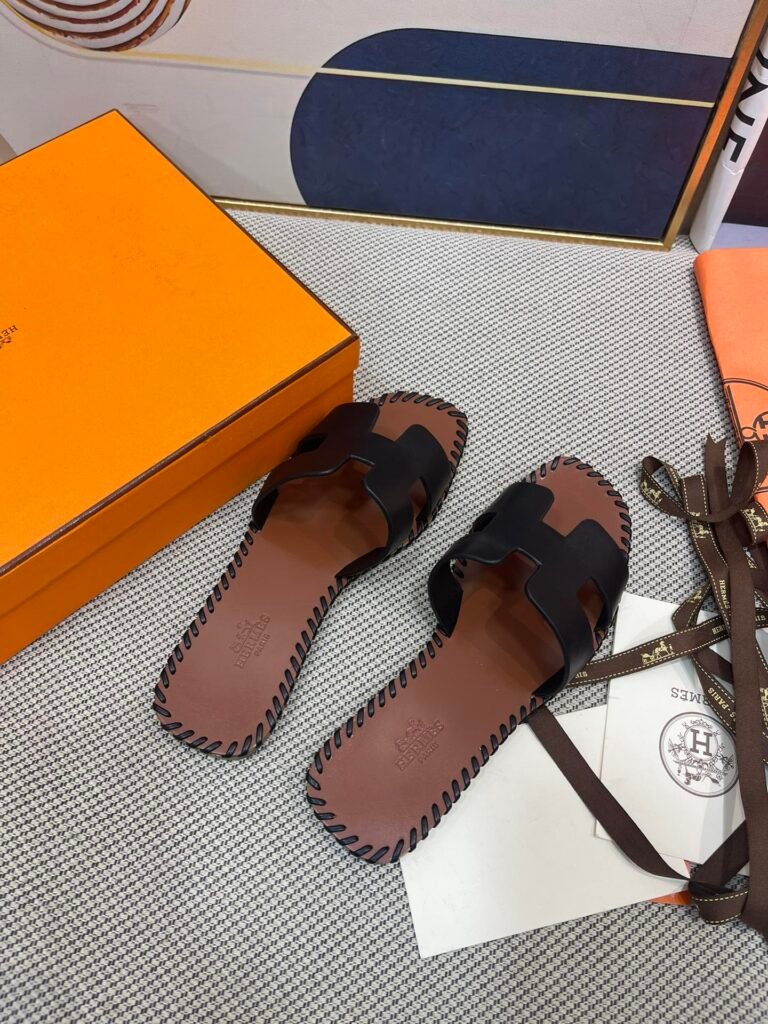 Hermès Unisex Slides detail 1